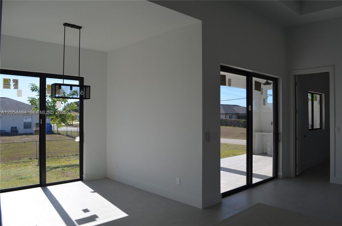 En Venta: $389,000 (4 camas, 2 baños, 0 Pies cuadrados)