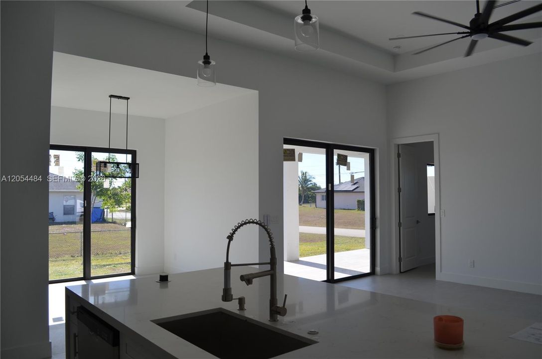 En Venta: $389,000 (4 camas, 2 baños, 0 Pies cuadrados)