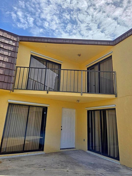 22 Springdale Courtyard