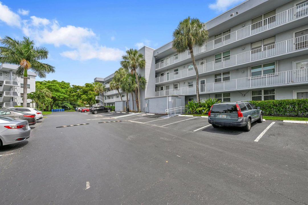 103 Royal Park Dr 00017