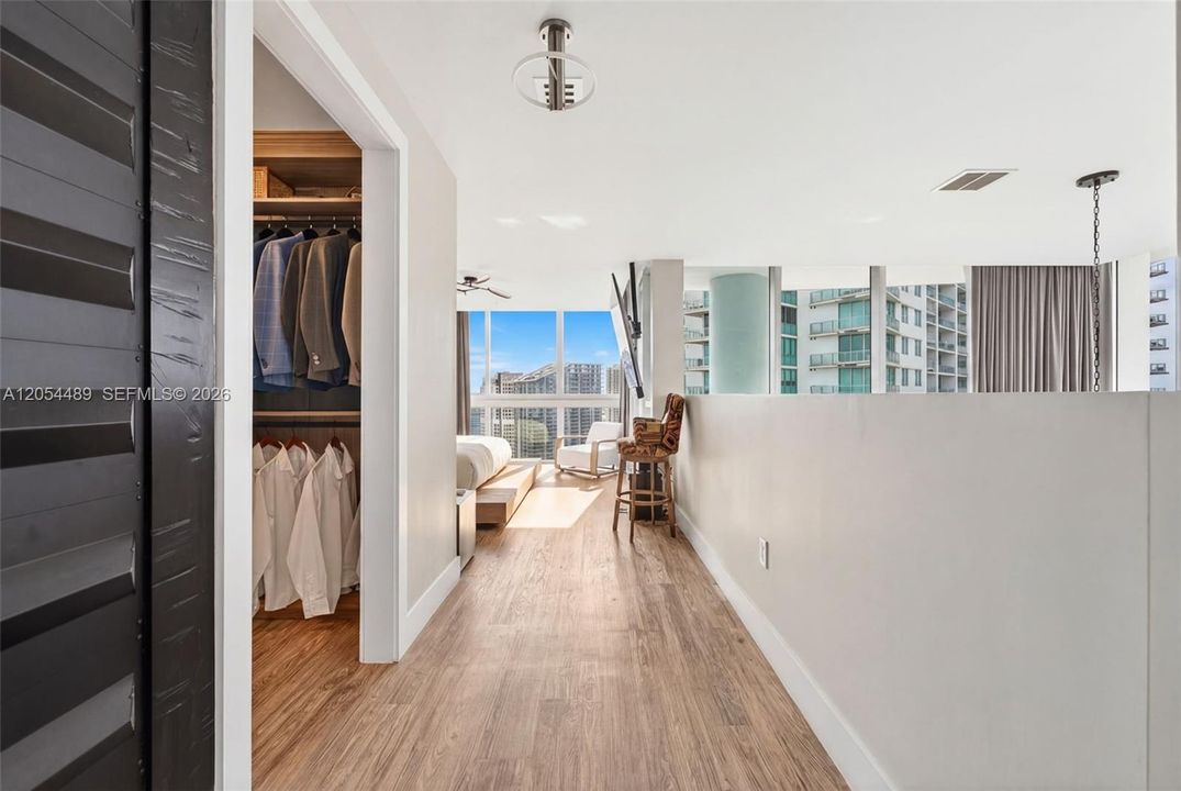 En Venta: $3,500,000 (3 camas, 3 baños, 2418 Pies cuadrados)