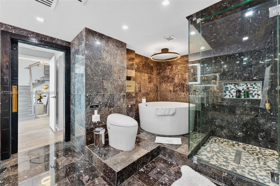 En Venta: $3,500,000 (3 camas, 3 baños, 2418 Pies cuadrados)