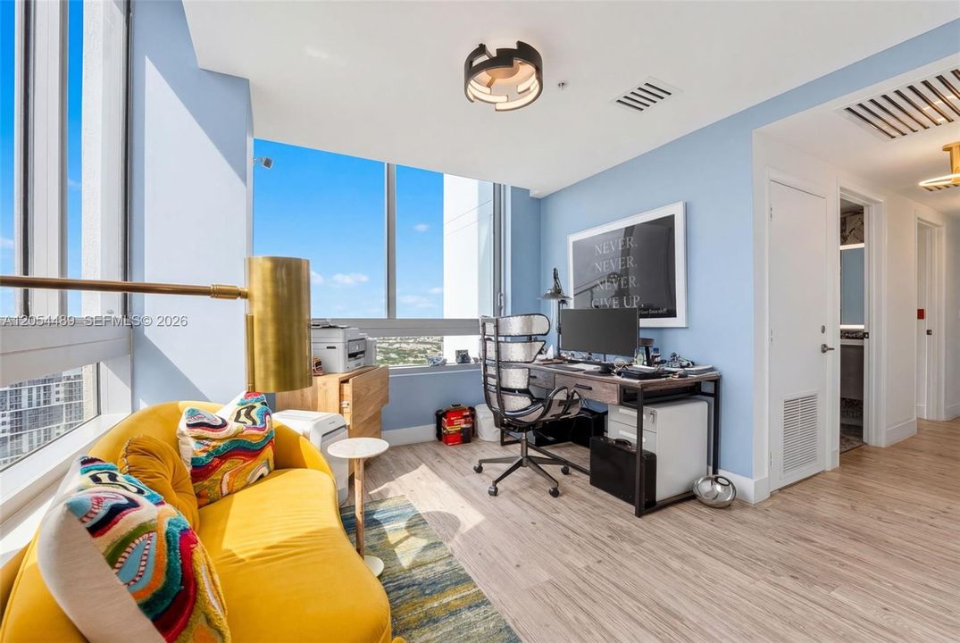 En Venta: $3,500,000 (3 camas, 3 baños, 2418 Pies cuadrados)