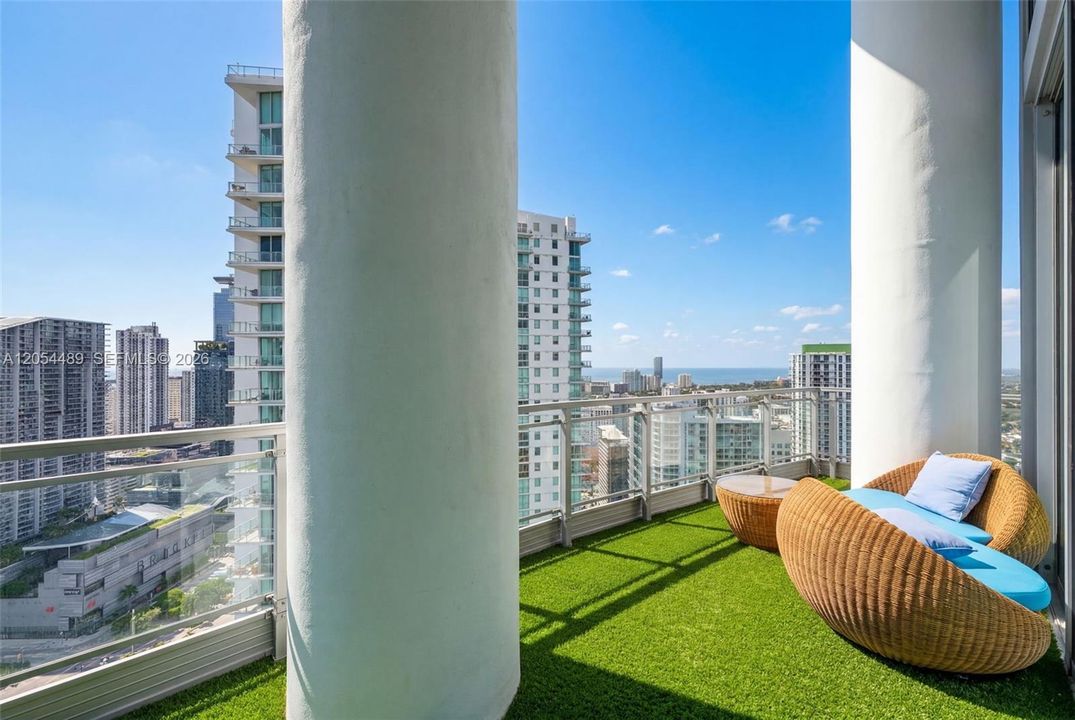En Venta: $3,500,000 (3 camas, 3 baños, 2418 Pies cuadrados)