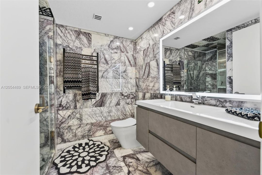 En Venta: $3,500,000 (3 camas, 3 baños, 2418 Pies cuadrados)