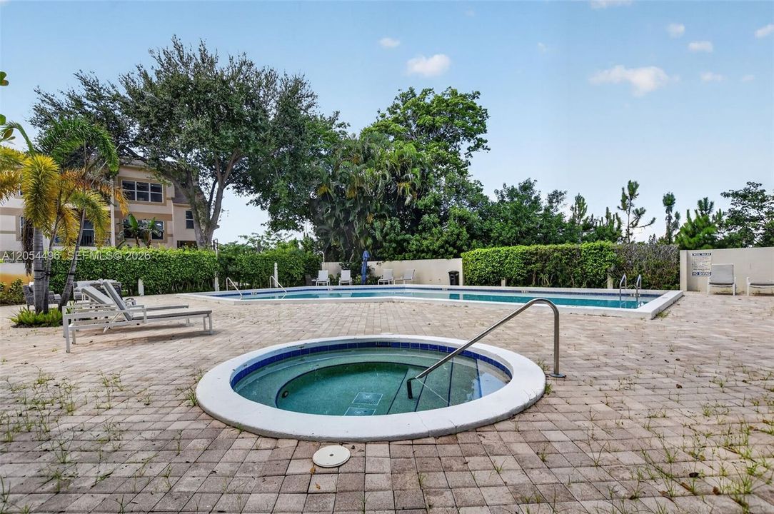 En Venta: $295,000 (2 camas, 2 baños, 1180 Pies cuadrados)