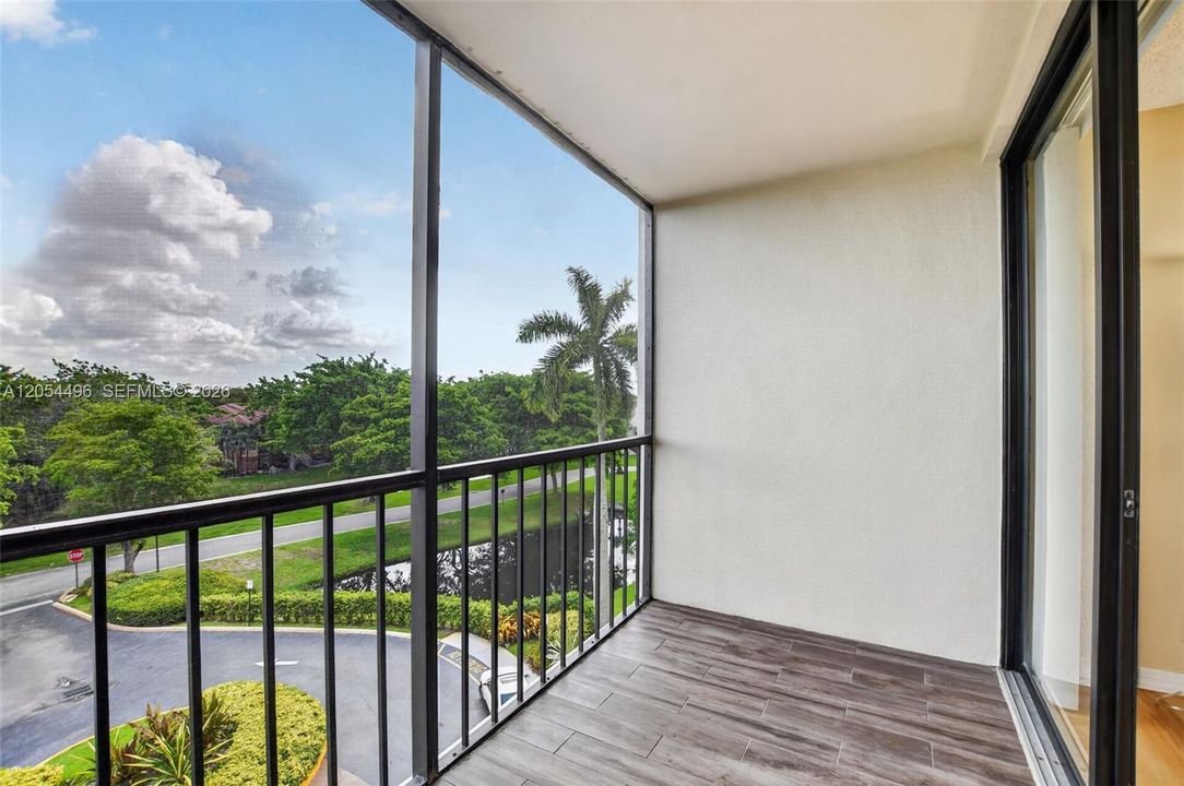 En Venta: $295,000 (2 camas, 2 baños, 1180 Pies cuadrados)