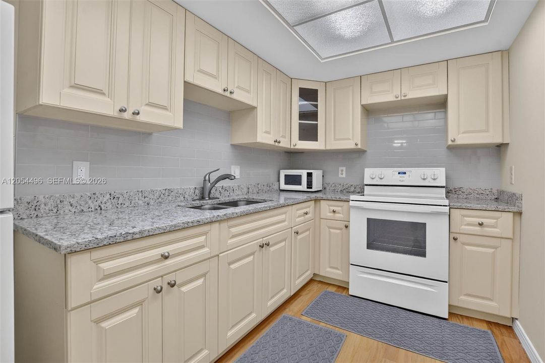 En Venta: $295,000 (2 camas, 2 baños, 1180 Pies cuadrados)