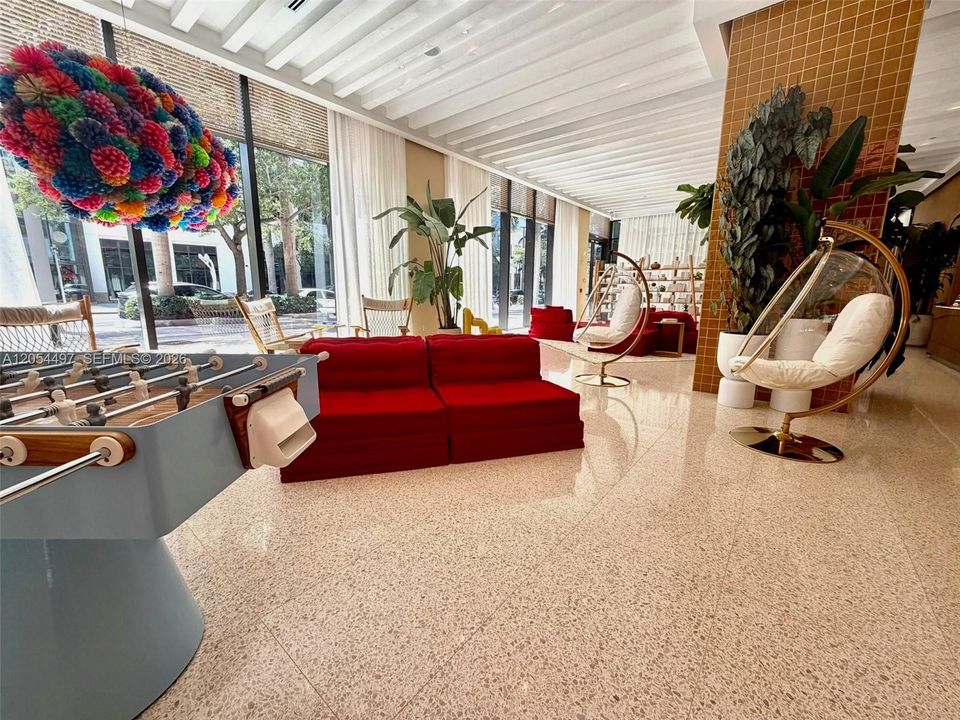 For Rent: $3,750 (0 beds, 1 baths, 569 Square Feet)