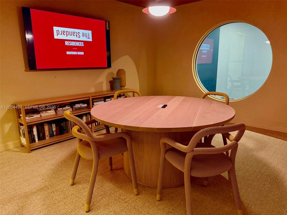 For Rent: $3,750 (0 beds, 1 baths, 569 Square Feet)