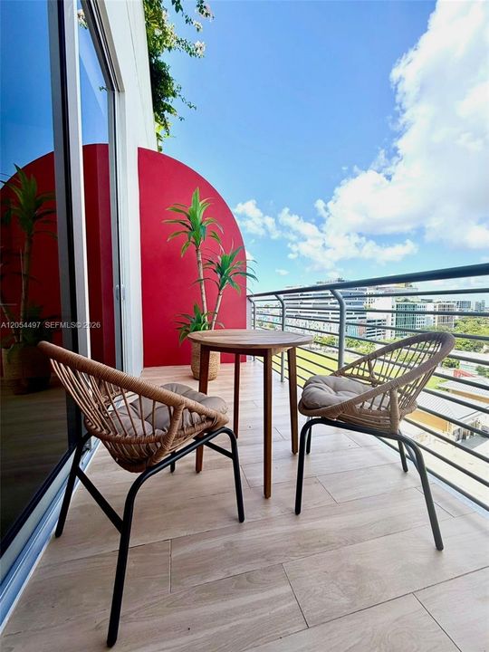 For Rent: $3,750 (0 beds, 1 baths, 569 Square Feet)