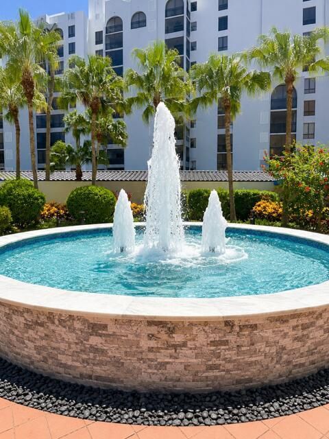 Boca Pointe Promenade Fountain