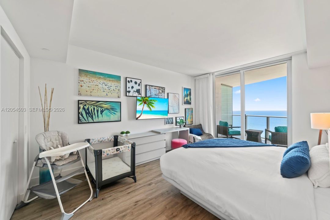 For Sale: $600,000 (1 beds, 1 baths, 841 Square Feet)