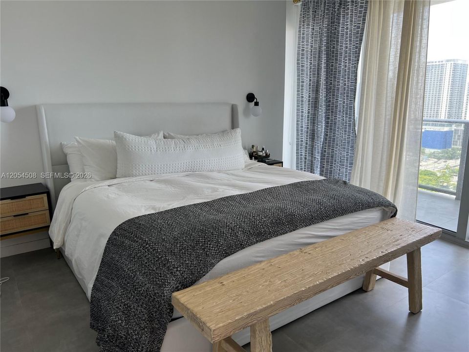 For Rent: $6,500 (2 beds, 2 baths, 1178 Square Feet)