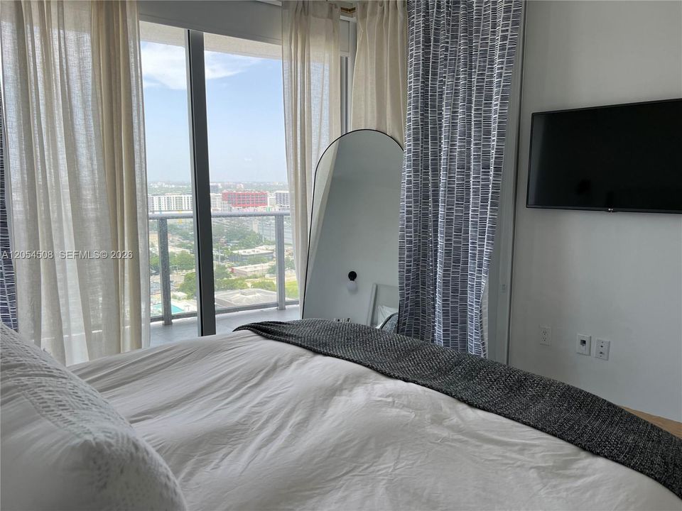 For Rent: $6,500 (2 beds, 2 baths, 1178 Square Feet)