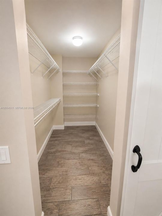 Walk-in Virtual Staged