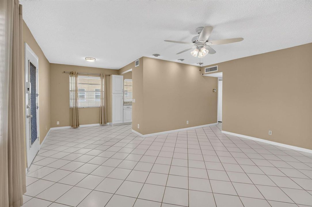 332 CAPRI G LIVING:DINING