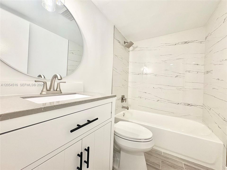 На продажу: $299,000 (3 спален, 2 ванн, 1082 Квадратных фут)