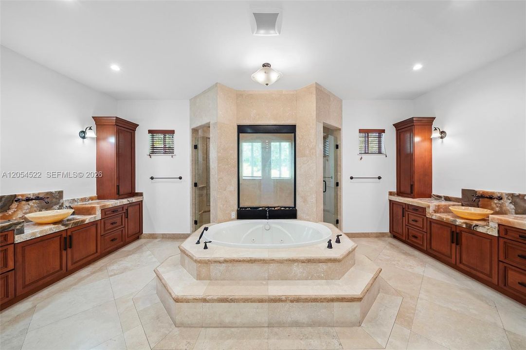 En Venta: $5,395,000 (7 camas, 7 baños, 7831 Pies cuadrados)
