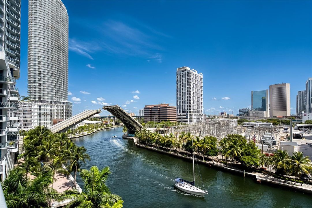 For Rent: $3,200 (1 beds, 1 baths, 795 Square Feet)