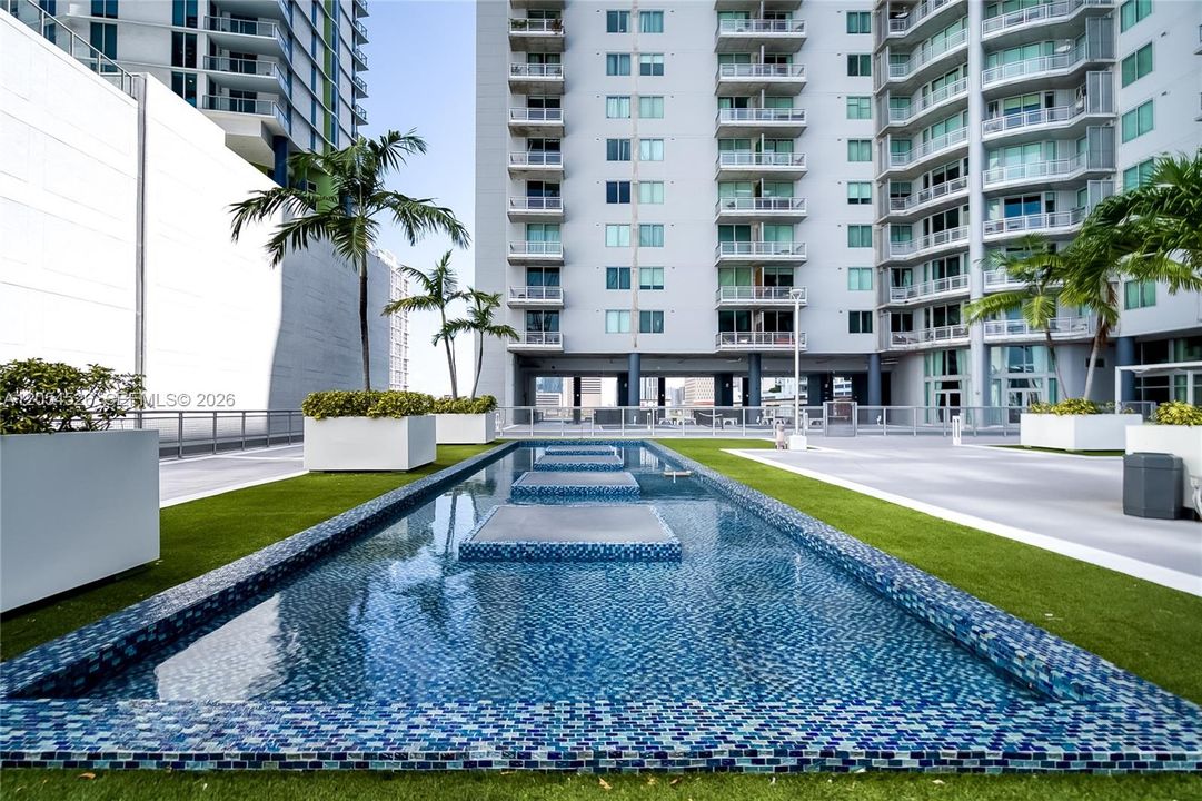 For Rent: $3,200 (1 beds, 1 baths, 795 Square Feet)