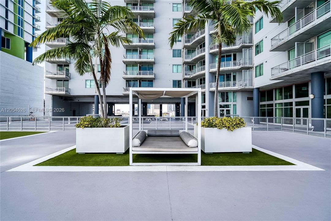 For Rent: $3,200 (1 beds, 1 baths, 795 Square Feet)
