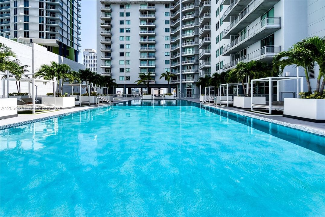 For Rent: $3,200 (1 beds, 1 baths, 795 Square Feet)