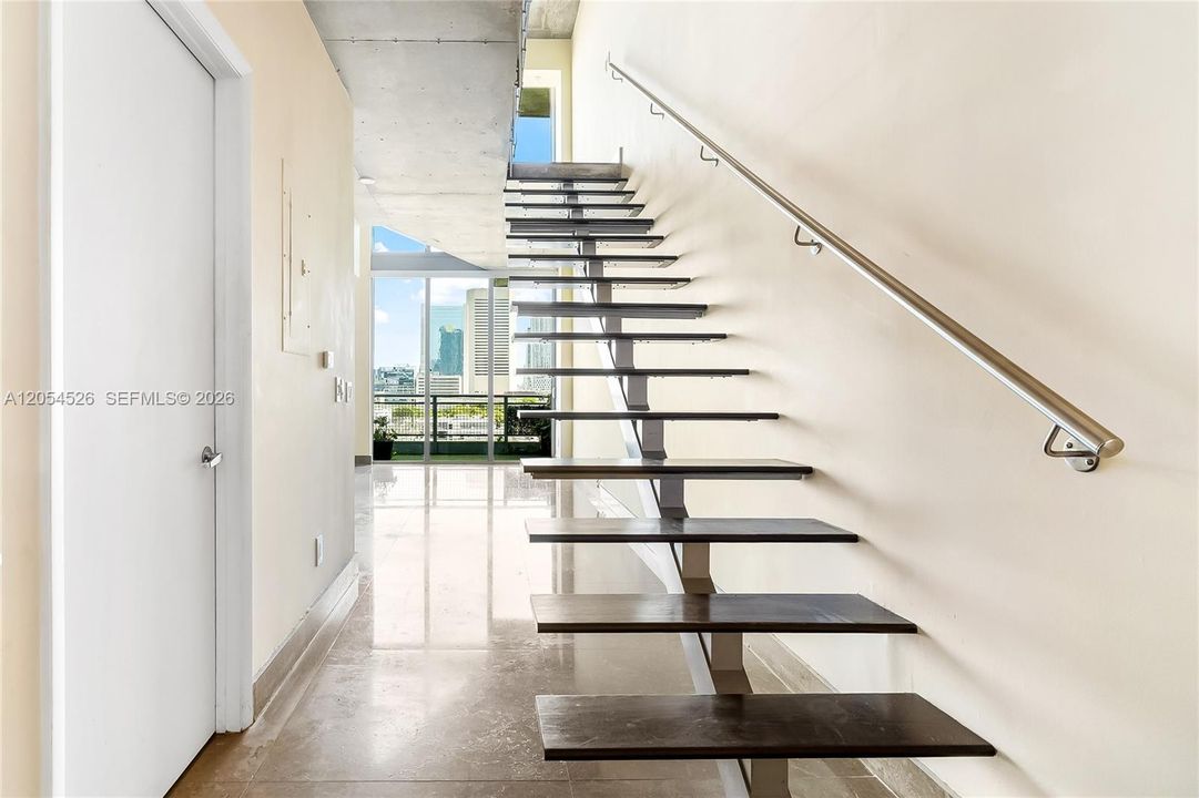 For Rent: $3,200 (1 beds, 1 baths, 795 Square Feet)