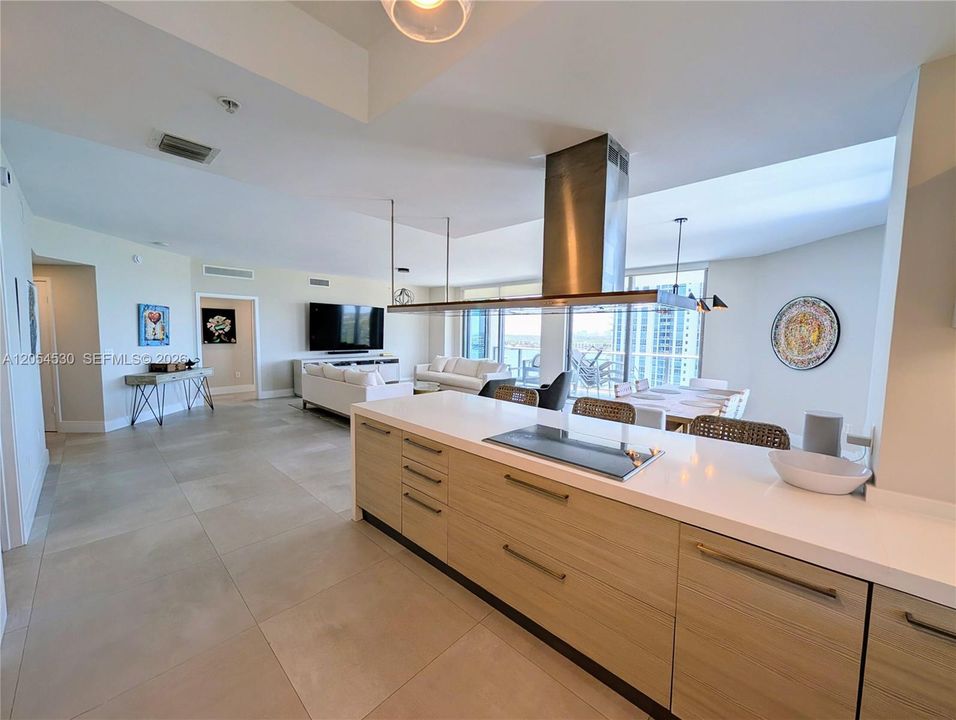 For Sale: $1,350,000 (3 beds, 2 baths, 1999 Square Feet)