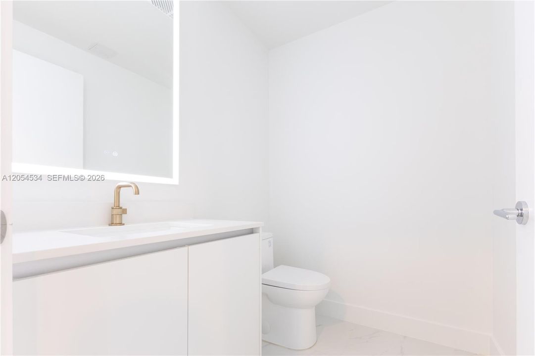 В аренду: $14,300 (6 спален, 5 ванн, 2636 Квадратных фут)