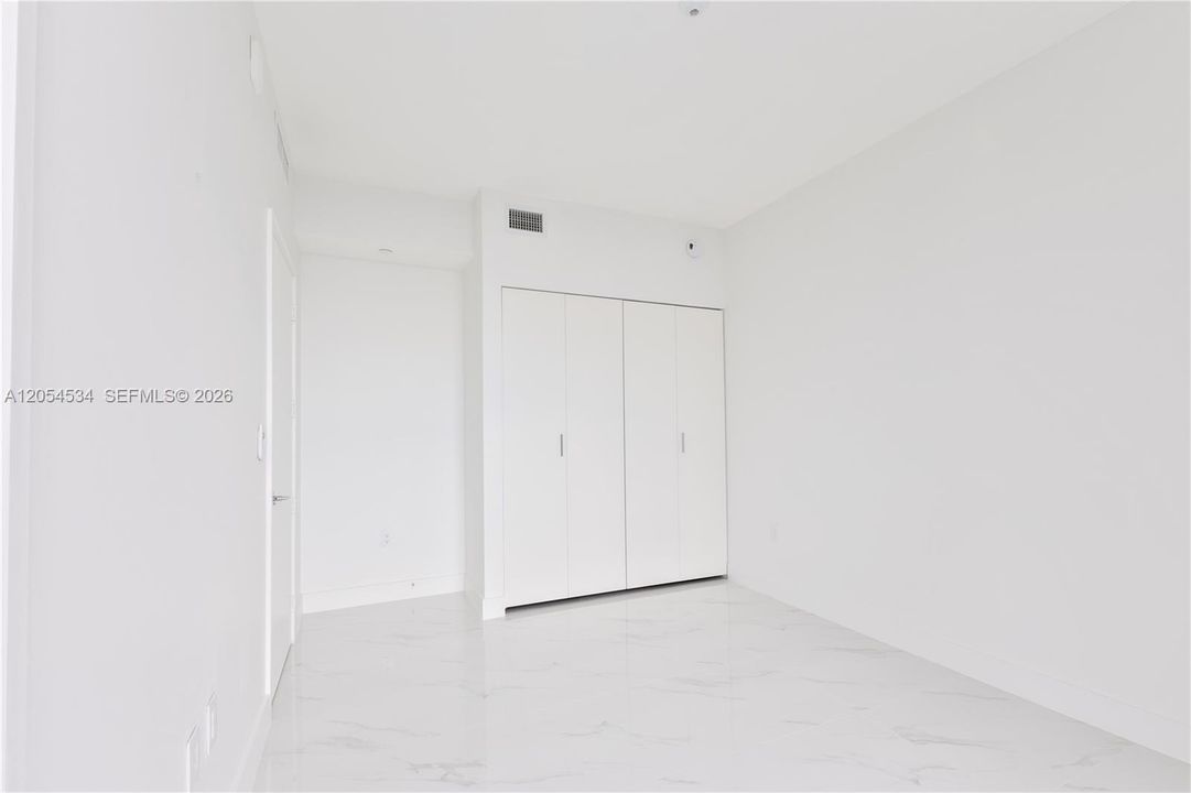 В аренду: $14,300 (6 спален, 5 ванн, 2636 Квадратных фут)