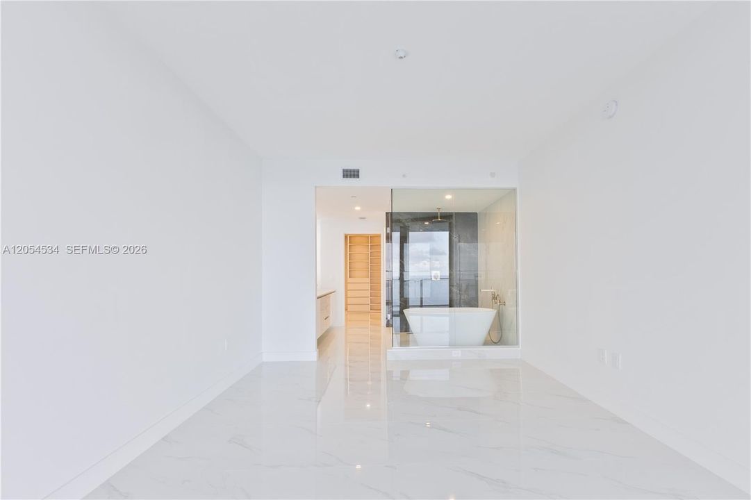 В аренду: $14,300 (6 спален, 5 ванн, 2636 Квадратных фут)