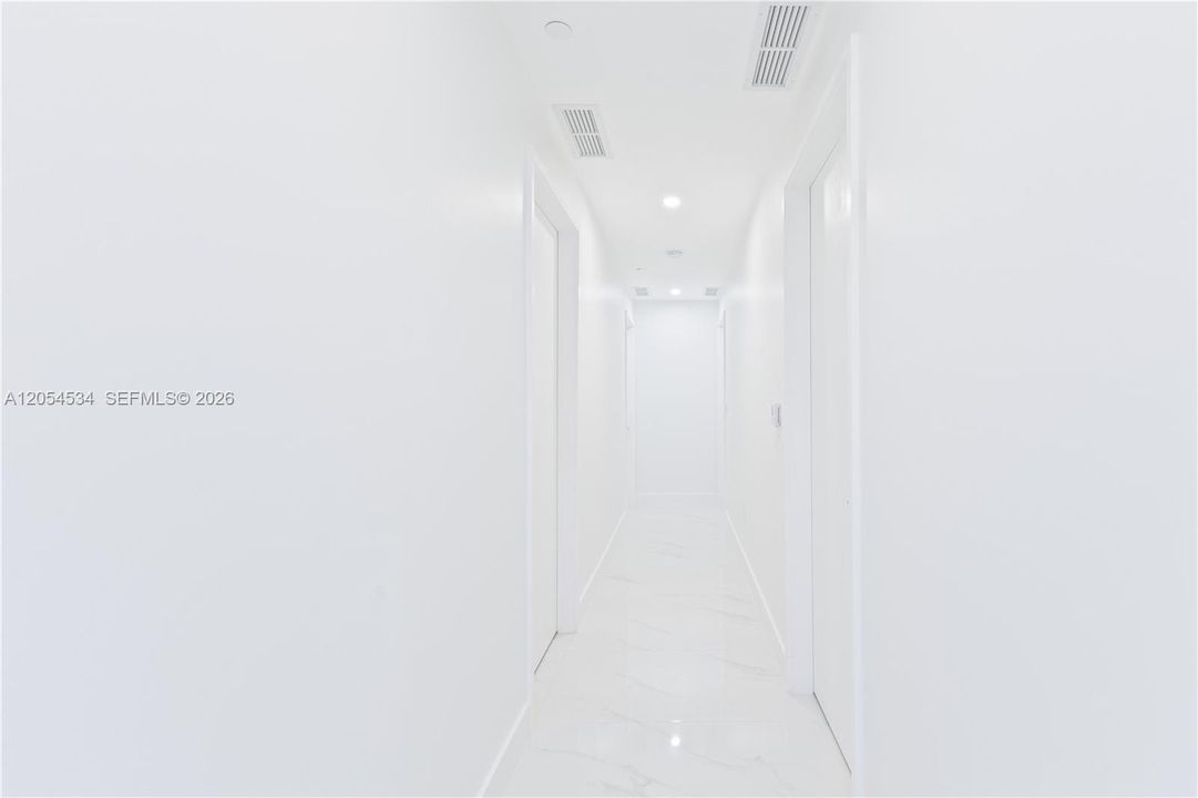 В аренду: $14,300 (6 спален, 5 ванн, 2636 Квадратных фут)