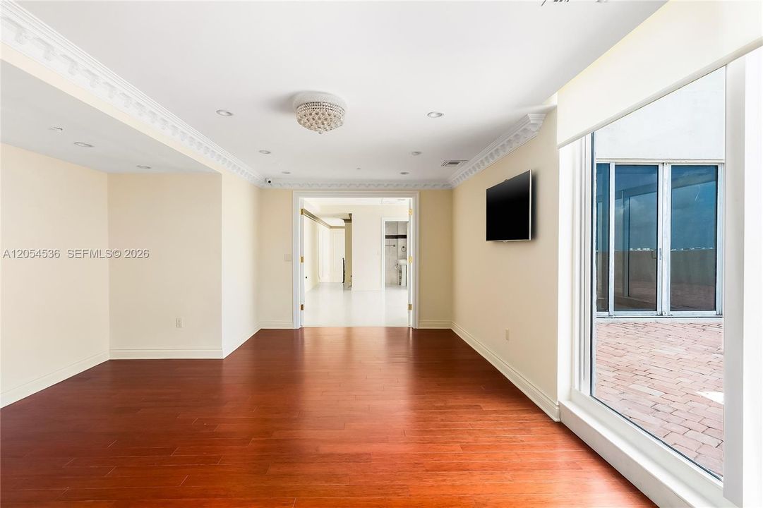 В аренду: $14,000 (3 спален, 3 ванн, 2650 Квадратных фут)
