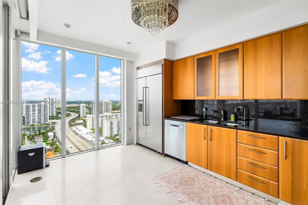 В аренду: $14,000 (3 спален, 3 ванн, 2650 Квадратных фут)