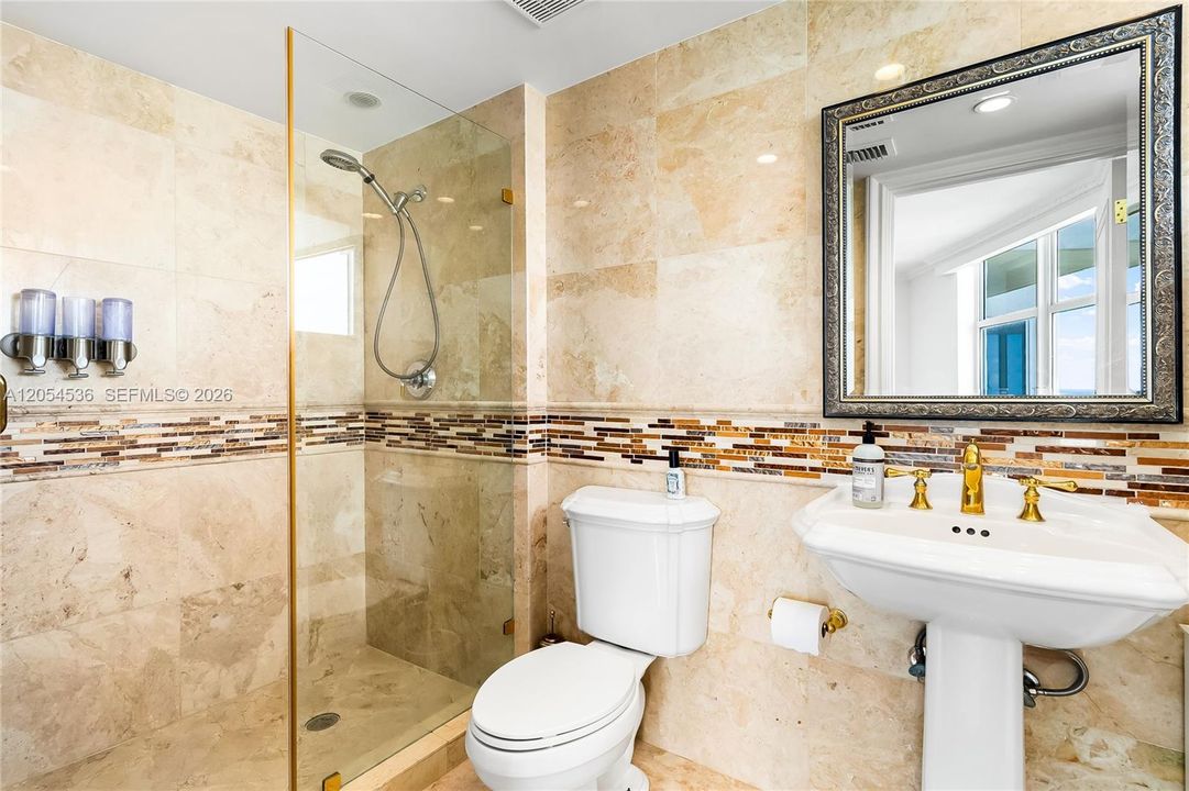 В аренду: $14,000 (3 спален, 3 ванн, 2650 Квадратных фут)