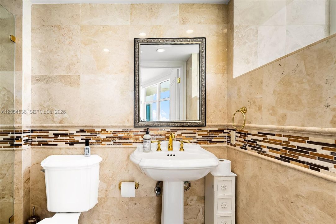 В аренду: $14,000 (3 спален, 3 ванн, 2650 Квадратных фут)
