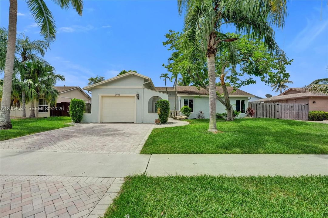 En Venta: $599,999 (3 camas, 2 baños, 1373 Pies cuadrados)