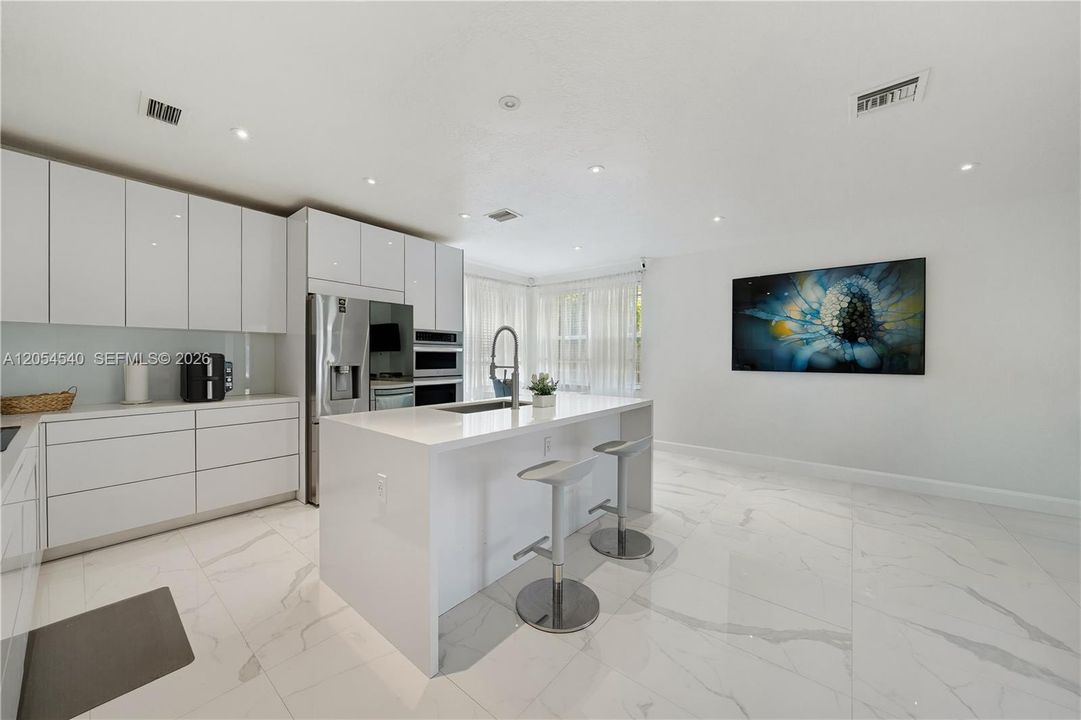 For Sale: $795,000 (4 beds, 2 baths, 2670 Square Feet)