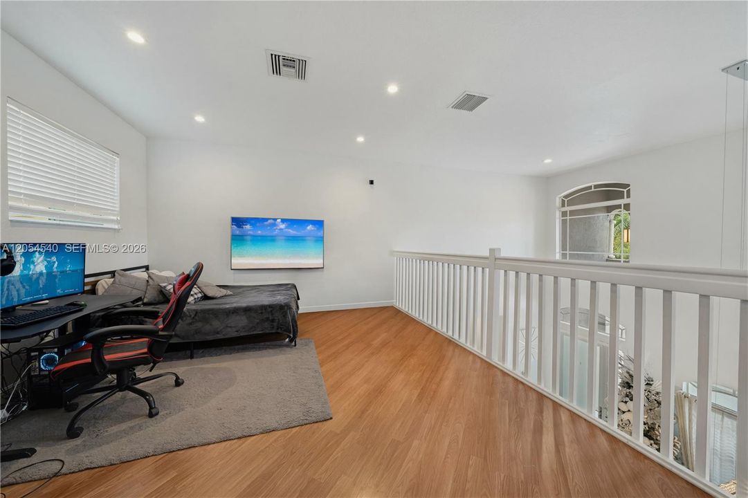 For Sale: $795,000 (4 beds, 2 baths, 2670 Square Feet)
