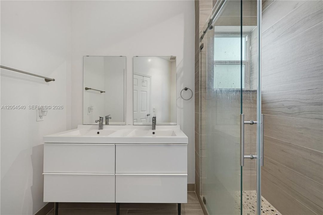 For Sale: $795,000 (4 beds, 2 baths, 2670 Square Feet)