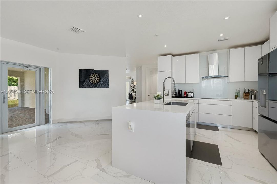 For Sale: $795,000 (4 beds, 2 baths, 2670 Square Feet)