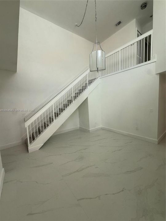 En Venta: $499,000 (3 camas, 3 baños, 1440 Pies cuadrados)