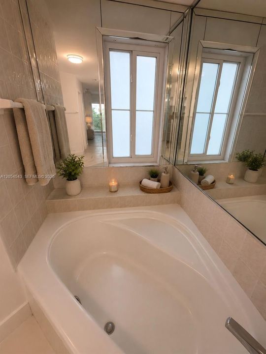 En Venta: $499,000 (3 camas, 3 baños, 1440 Pies cuadrados)