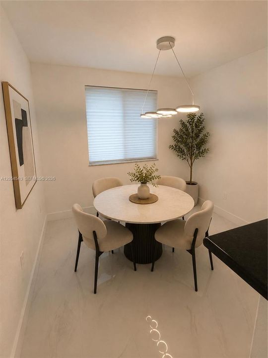 En Venta: $499,000 (3 camas, 3 baños, 1440 Pies cuadrados)