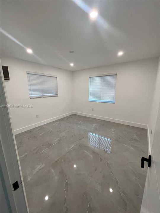 For Rent: $2,950 (2 beds, 1 baths, 1000 Square Feet)