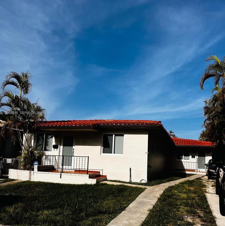 For Rent: $2,950 (2 beds, 1 baths, 1000 Square Feet)