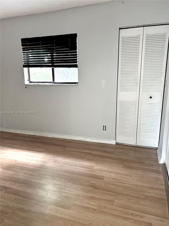 For Sale: $290,000 (2 beds, 1 baths, 1152 Square Feet)