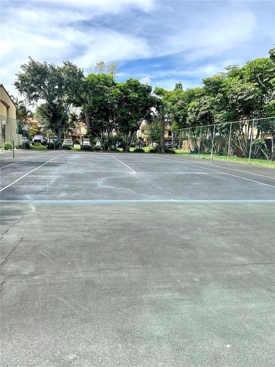 For Sale: $290,000 (2 beds, 1 baths, 1152 Square Feet)