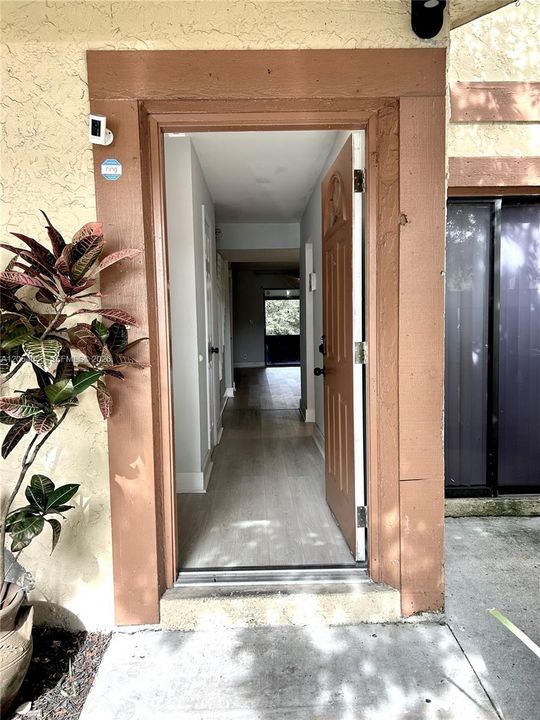 For Sale: $290,000 (2 beds, 1 baths, 1152 Square Feet)